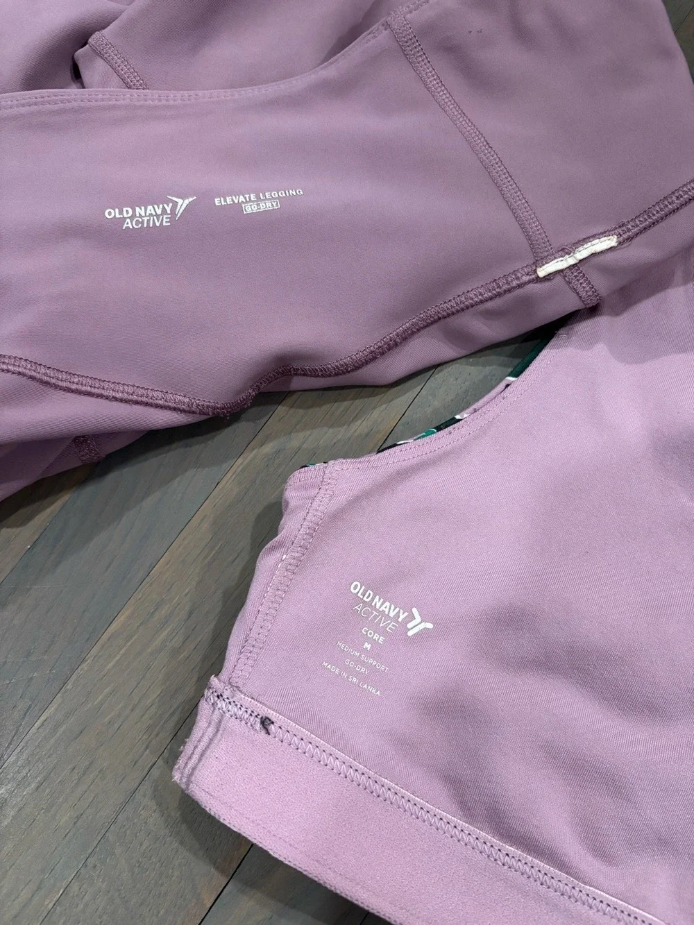 833. Old Navy Activewear Set Of Sport Bra And High-Waist Mauve Leggings